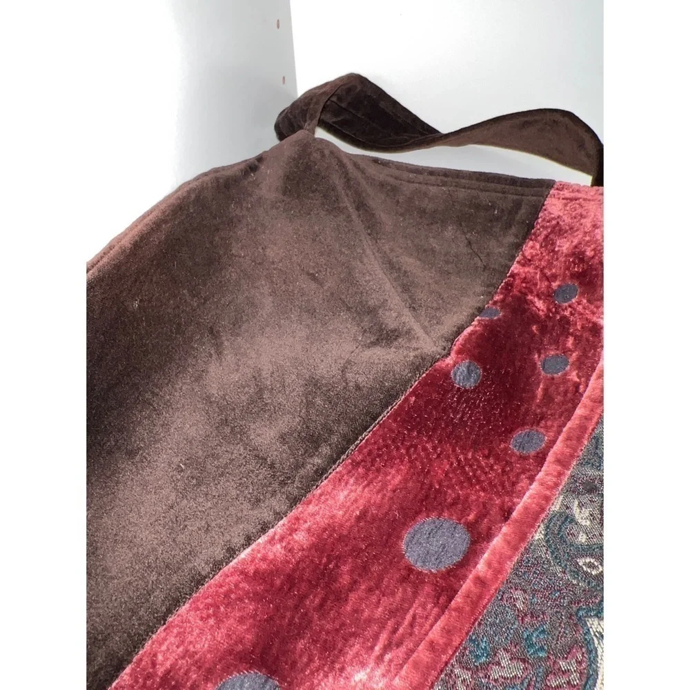 Koos OF COURSE Paisley Print Velvet Handbag